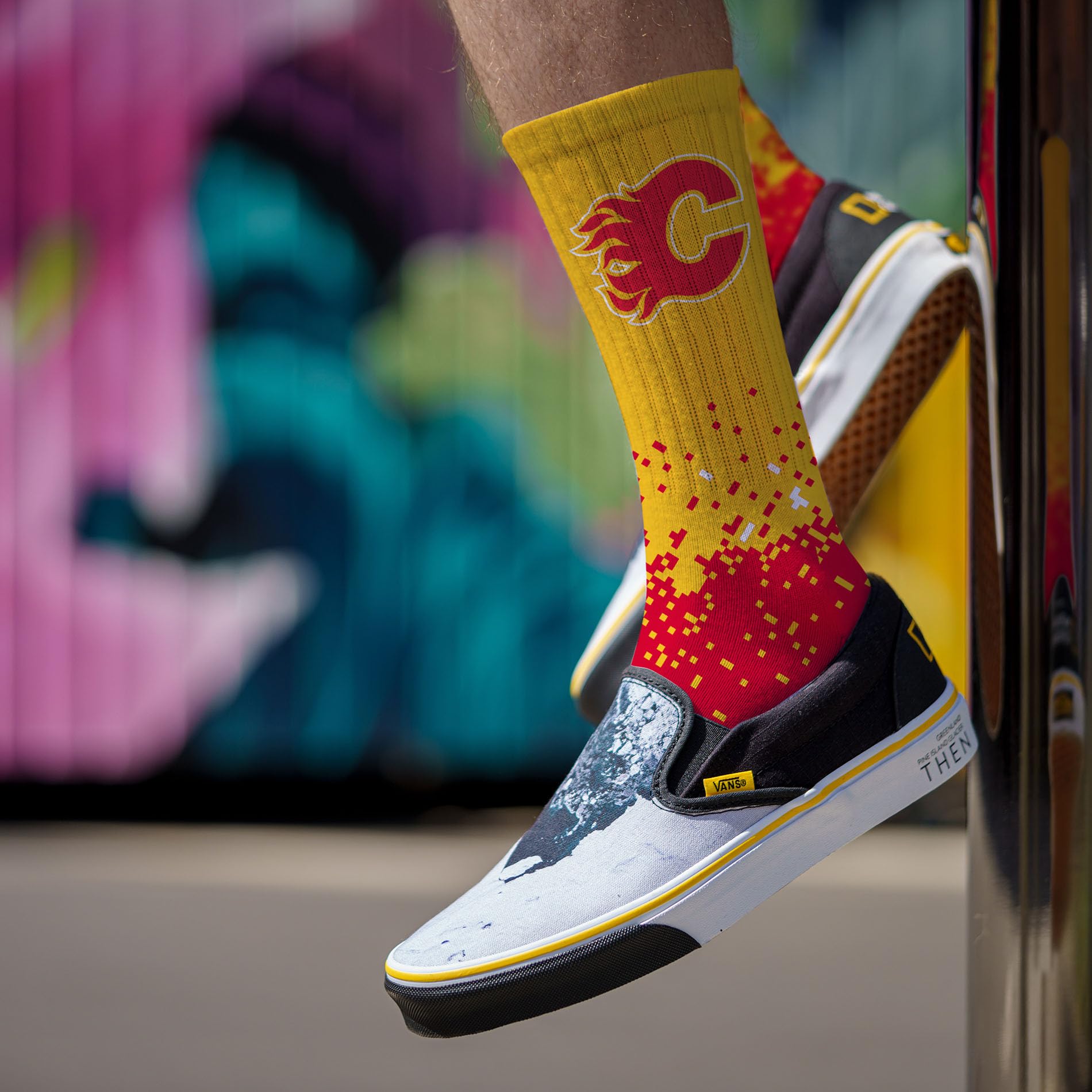 For Bare Feet NHL CALGARY FLAMES Spray Zone Crew Sock Team Color Large - Sports Gifts, Sports Memorabilia, Sports Collectibles, Fan Shop