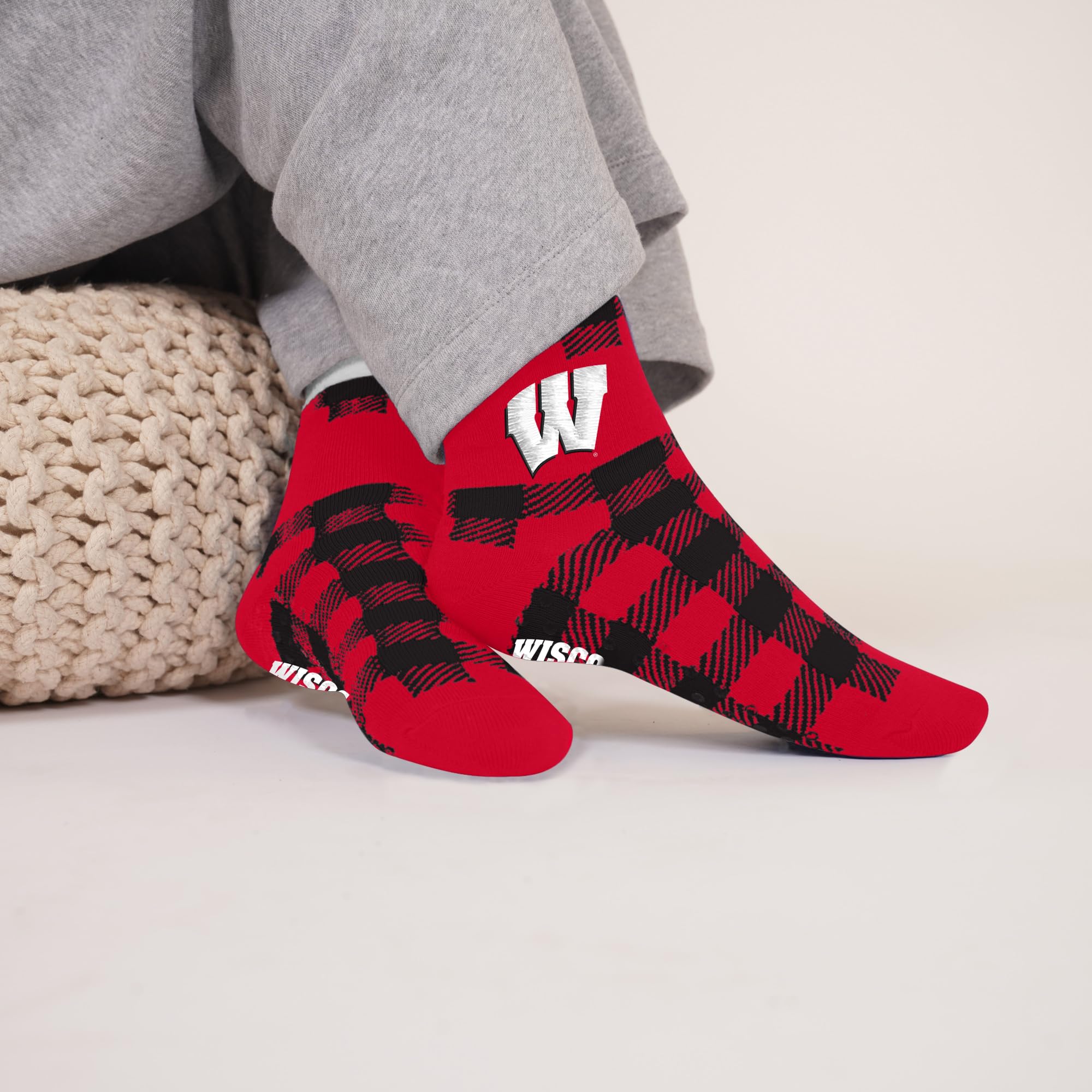 For Bare Feet NCAA WISCONSIN BADGERS Cozy Buff Plush Cabin Sock Team Color OSFM - Sports Gifts, Sports Memorabilia, Sports Collectibles, Fan Shop