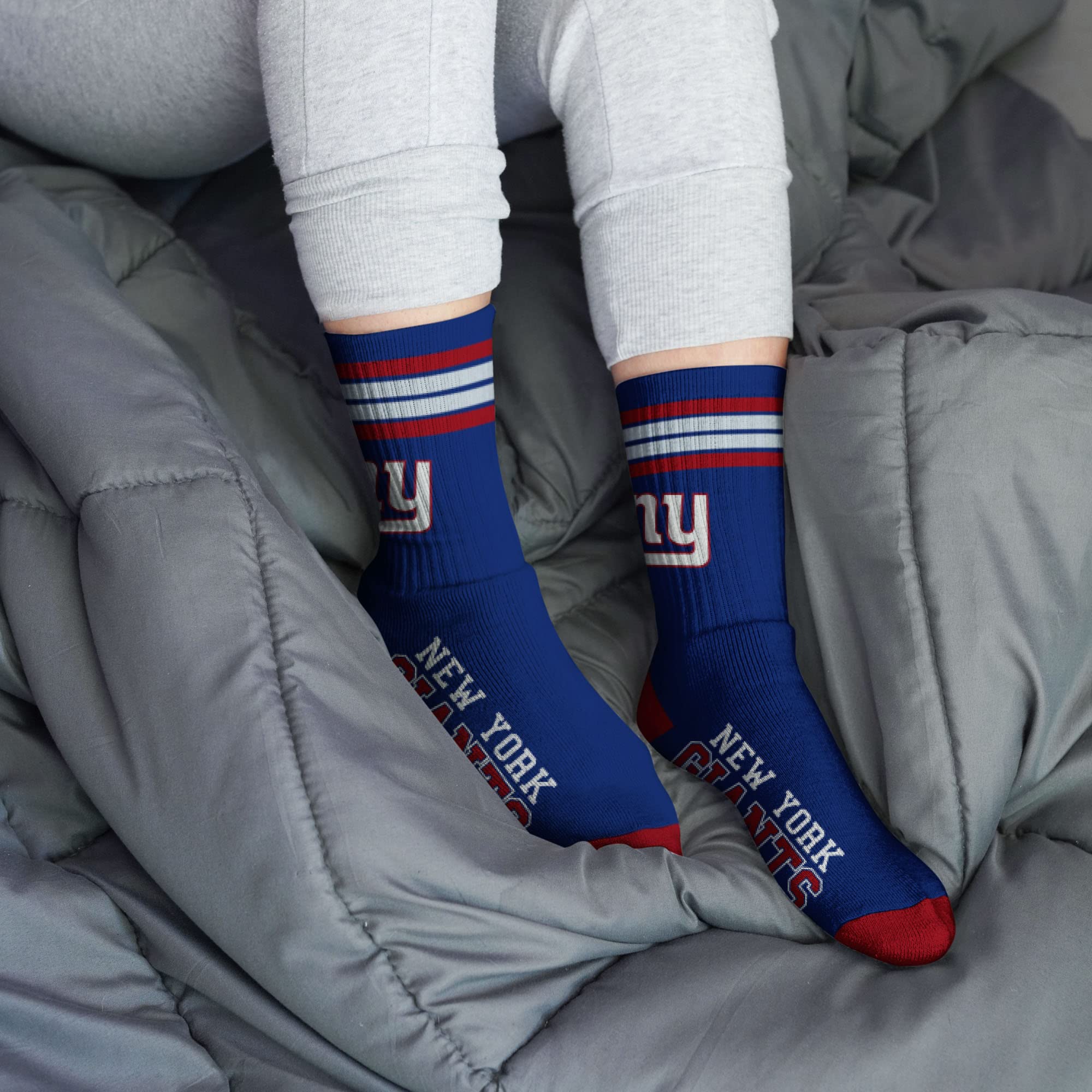 For Bare Feet NFL Youth 4 Stripe Deuce Crew Sock, New York Giants, One Size - Sports Gifts, Sports Memorabilia, Sports Collectibles, Fan Shop