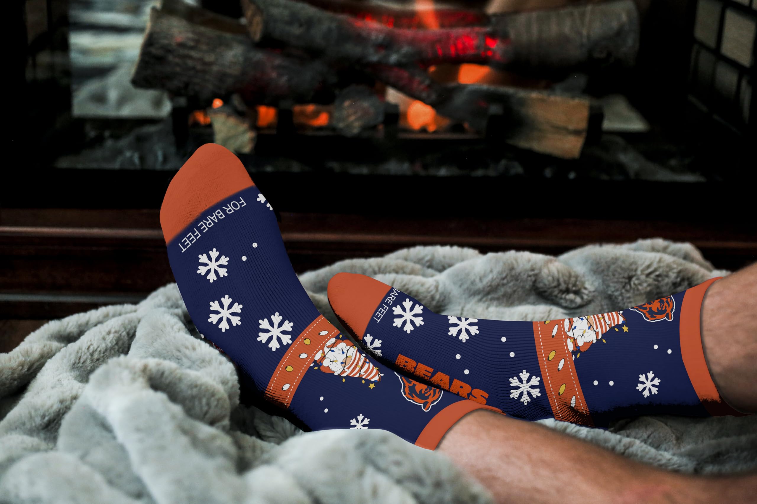 For Bare Feet NFL CHICAGO BEARS Holiday Sweater Gnome Team Colors Large - Sports Gifts, Sports Memorabilia, Sports Collectibles, Fan Shop