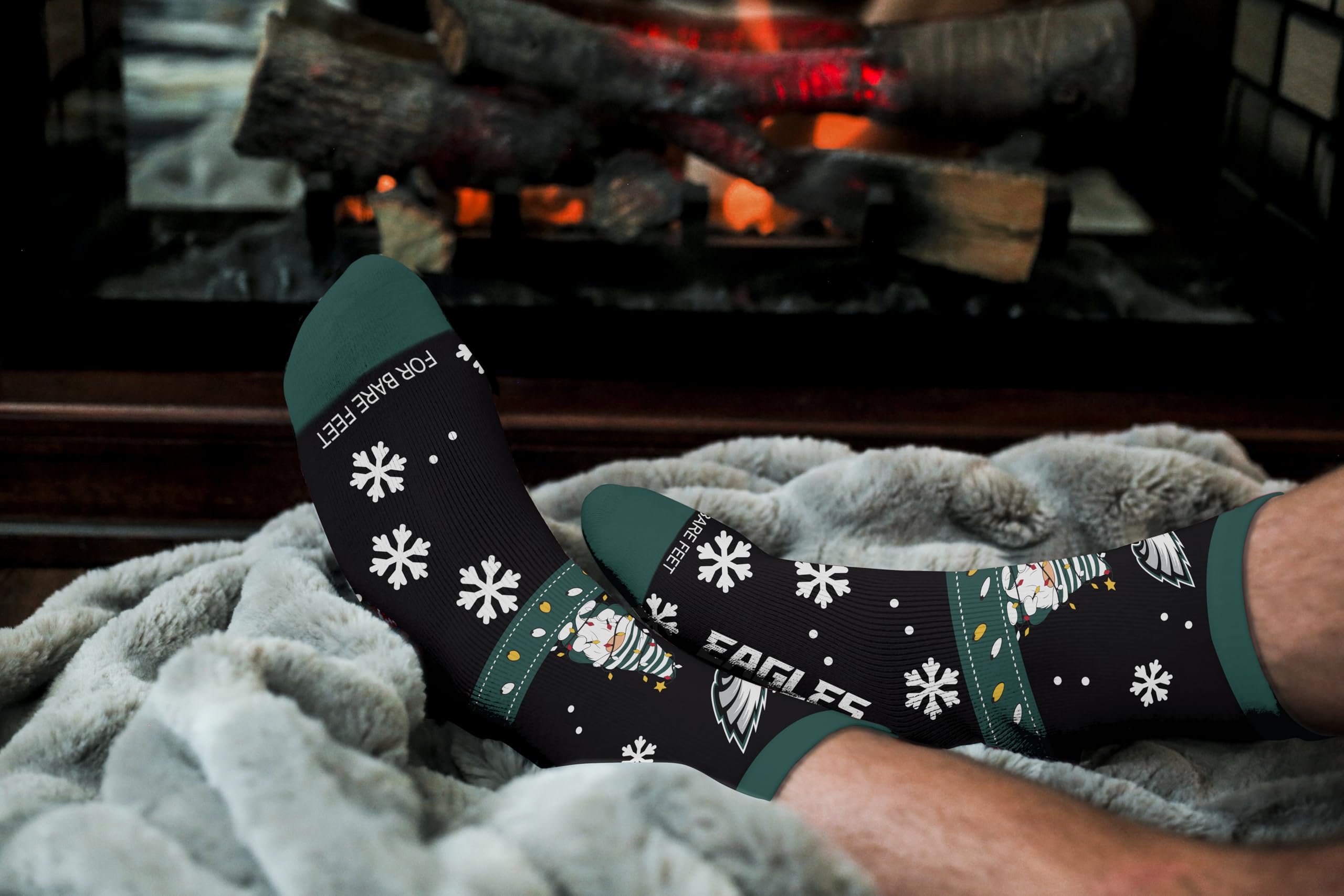 For Bare Feet NFL PHILADELPHIA EAGLES Holiday Sweater Gnome Team Colors Large - Sports Gifts, Sports Memorabilia, Sports Collectibles, Fan Shop