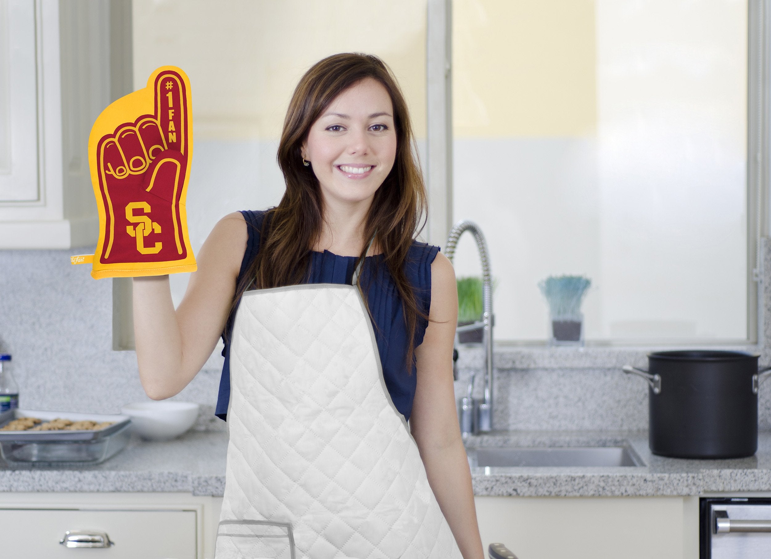 YouTheFan NCAA USC Trojans #1 Oven Mitt, 13.25" x 6.5" - Sports Collectibles, Sports Memorabilia, Sports Fan Shop, Sports Gifts