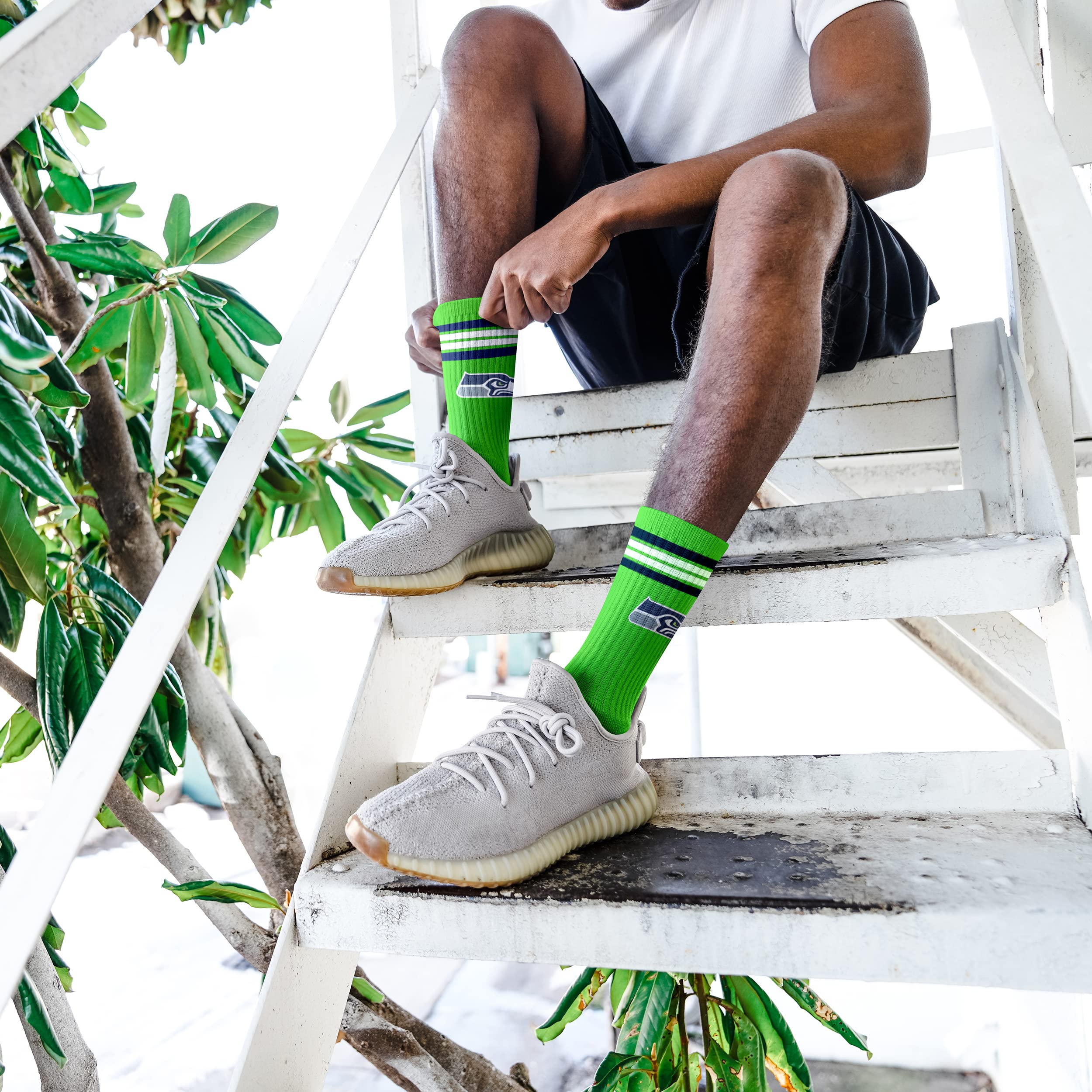 For Bare Feet NFL Youth 4 Stripe Deuce Crew Sock, Seattle Seahawks, One Size - Sports Gifts, Sports Memorabilia, Sports Collectibles, Fan Shop