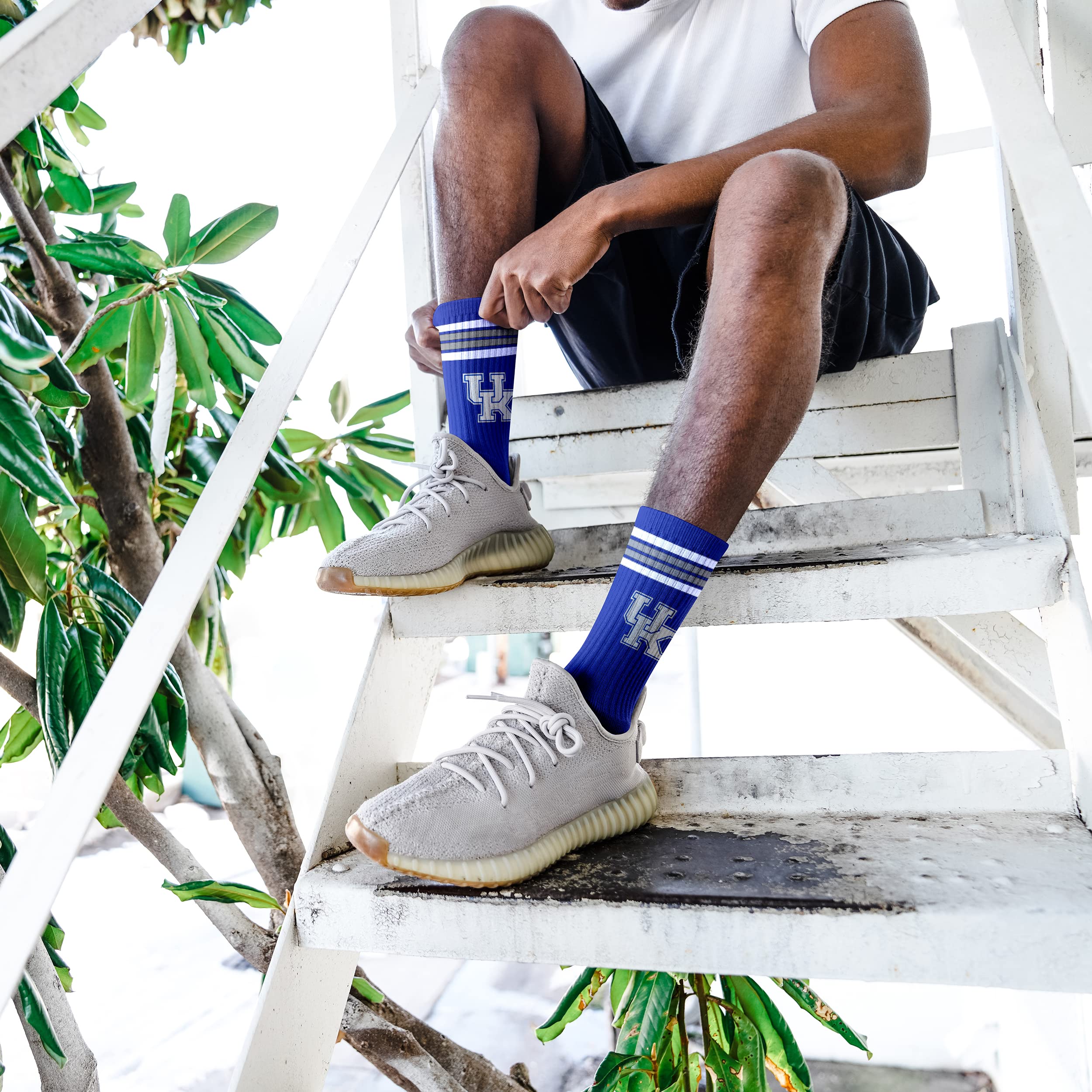 For Bare Feet NCAA Kentucky Wildcats 4 Stripe Deuce Crew Sock Team Color MEDIUM - Sports Gifts, Sports Memorabilia, Sports Collectibles, Fan Shop