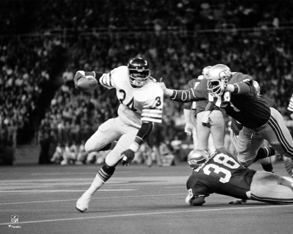Walter Payton Black & White Action Chicago Bears 8" x 10" Football Photo - Sports Collectibles, Sports Memorabilia, Sports Fan Shop, Sports Gifts