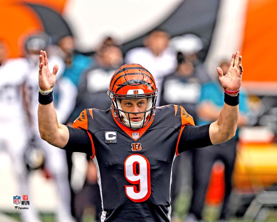 Joe Burrow Arms Up Cincinnati Bengals 8" x 10" Football Photo - Sports Collectibles, Sports Memorabilia, Sports Fan Shop, Sports Gifts