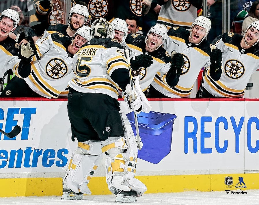 Linus Ullmark 1st NHL Goal Boston Bruins 8" x 10" Hockey Photo - Sports Collectibles, Sports Memorabilia, Sports Fan Shop, Sports Gifts