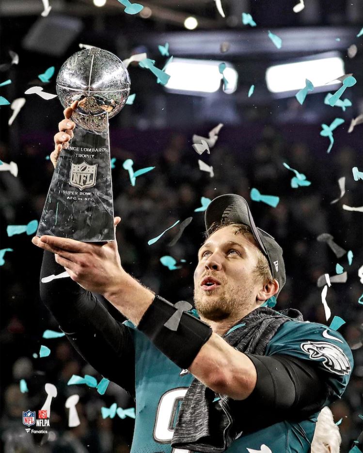 Nick Foles Lombardi Trophy Philadelphia Eagles Super Bowl LII Champions NFL Football 8" x 10" Photo - Sports Collectibles, Sports Memorabilia, Sports Fan Shop, Sports Gifts