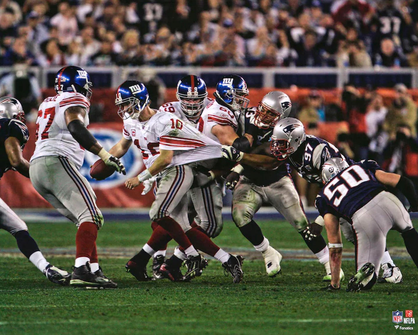 Eli Manning Super Bowl XLII Escape New York Giants 8" x 10" Football Photo - Sports Collectibles, Sports Memorabilia, Sports Fan Shop, Sports Gifts