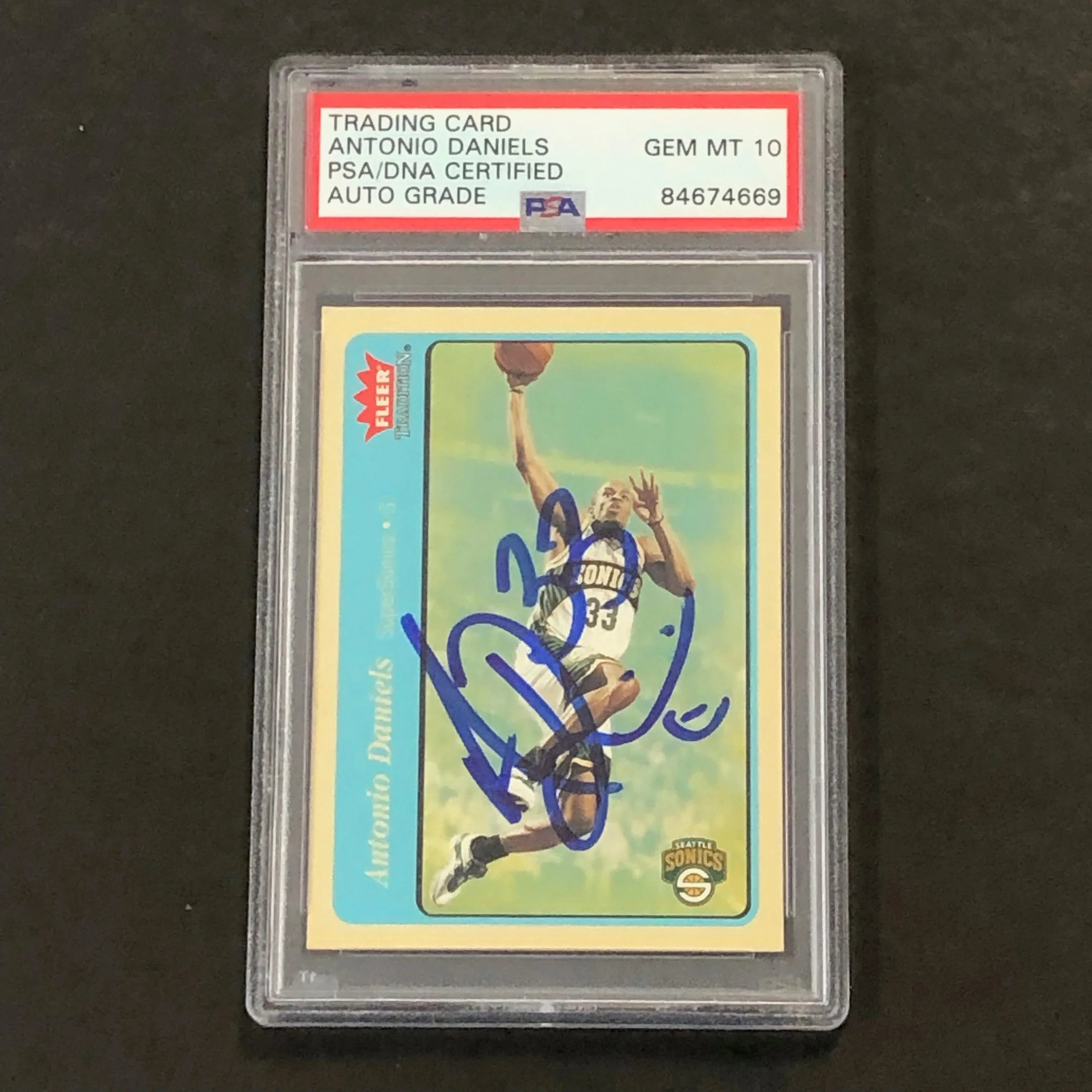 04-05 Fleer Skybox #48 Antonio Daniels Signed Card AUTO 10 PSA Slabbed Sonics - Sports Collectibles, Sports Memorabilia, Sports Fan Shop, Sports Gifts