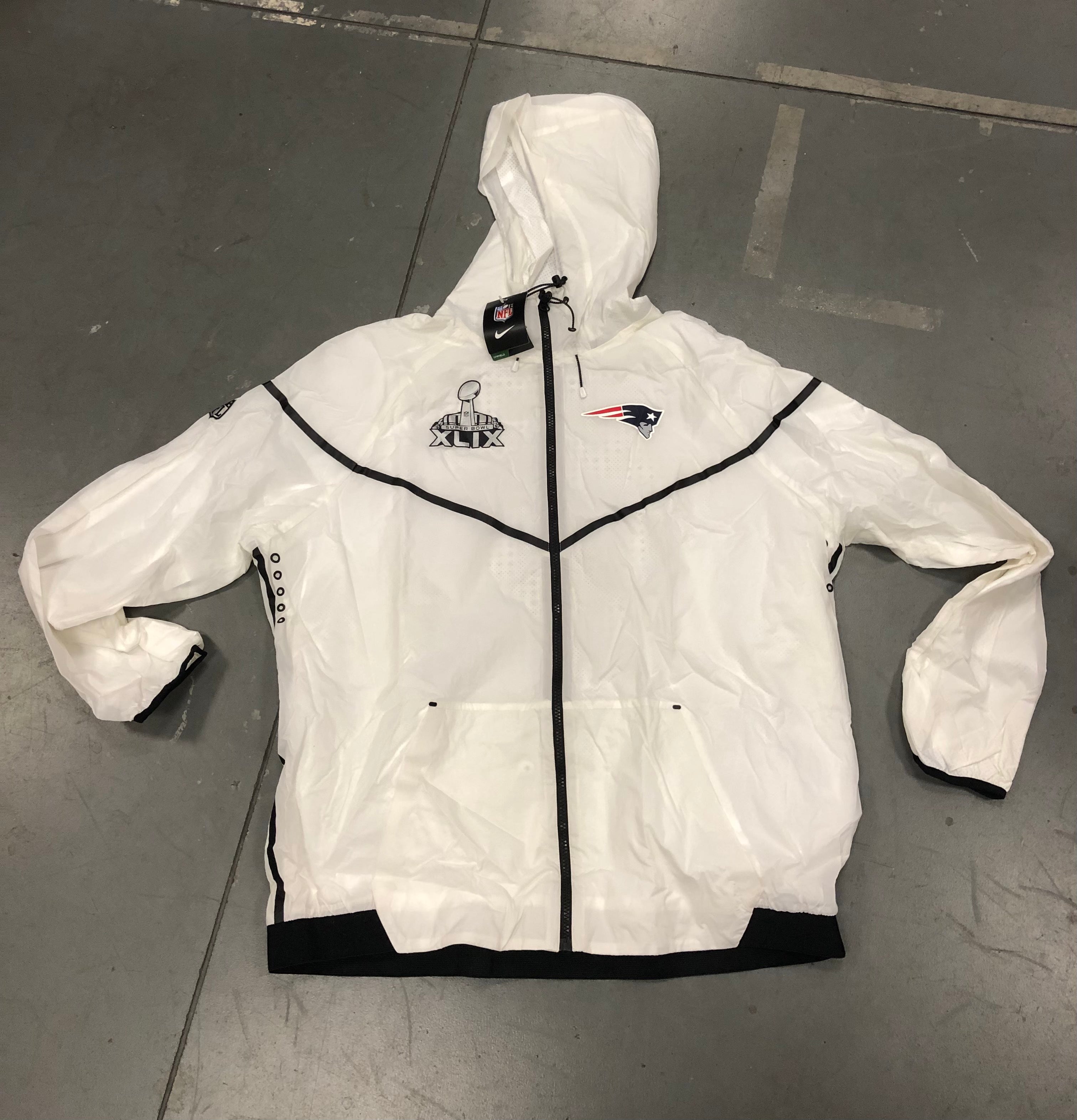 New England Patriots Super Bowl XLIX Champions Windbreaker On-Field Sideline - 2XL - 757 Sports Collectibles