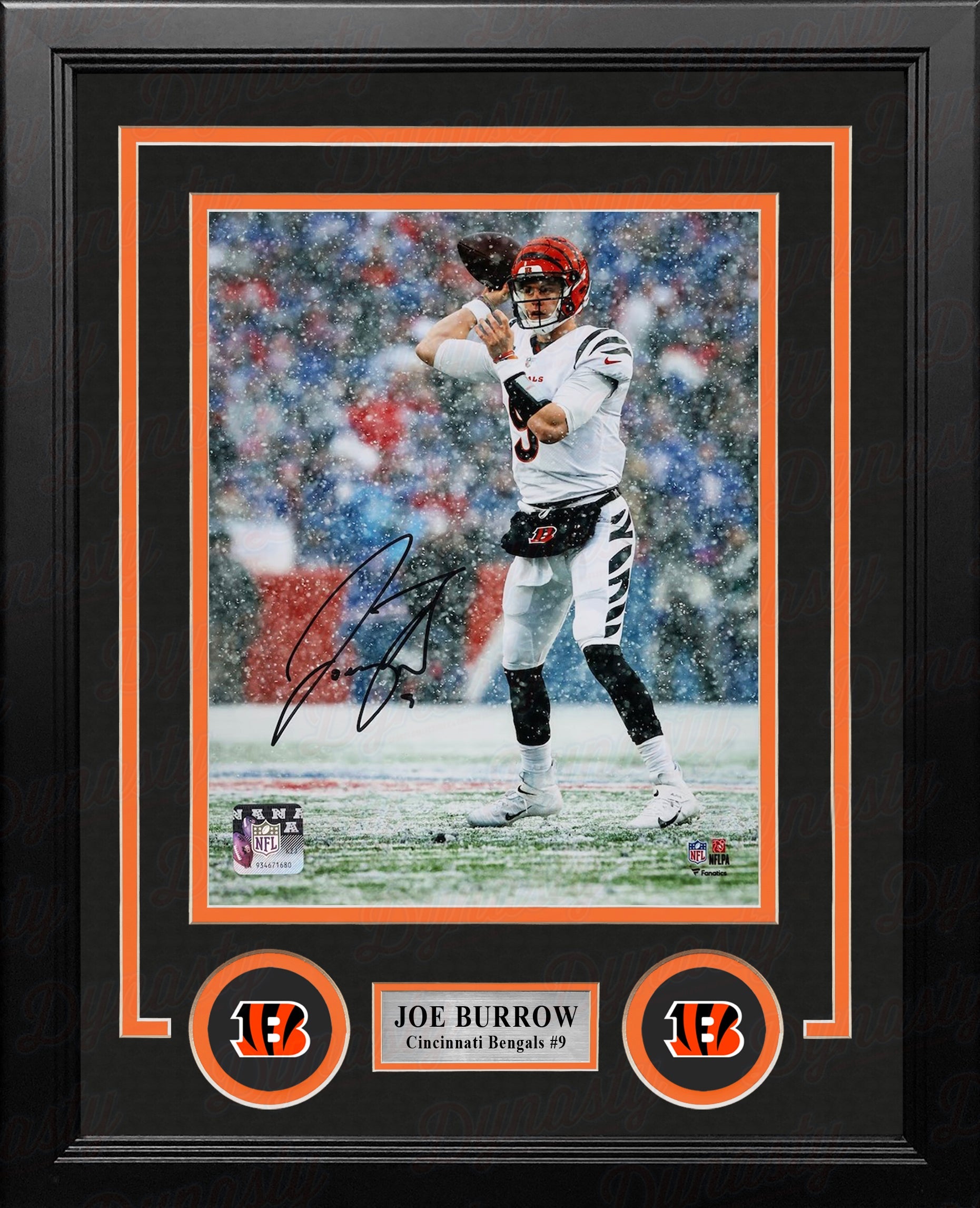 Joe Burrow Passing in the Snow Cincinnati Bengals Autographed 8" x 10" Framed Football Photo - Sports Collectibles, Sports Memorabilia, Sports Fan Shop, Sports Gifts