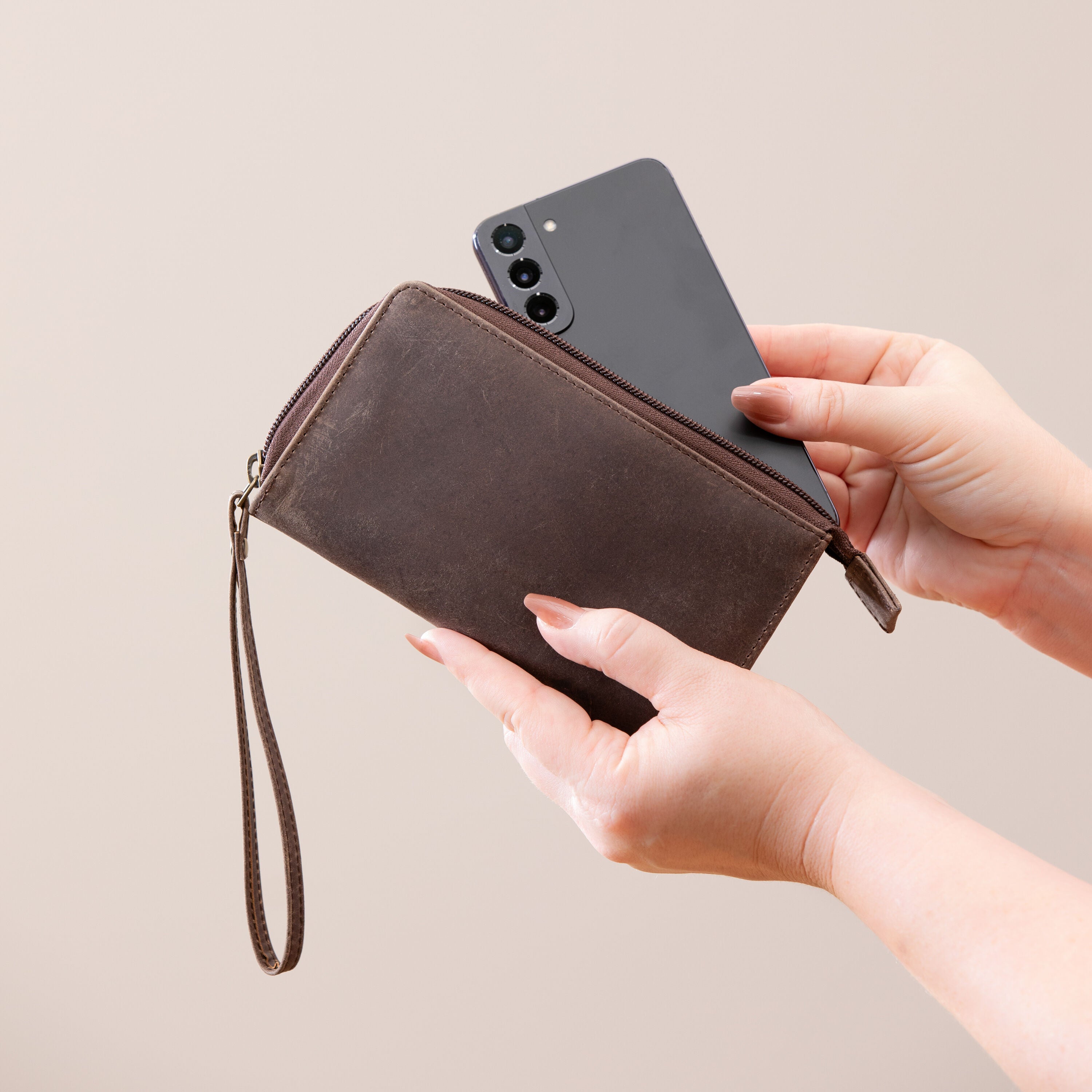 St Louis Cardinals Wristlet Wallet Brown - Sports Gifts, Sports Memorabilia, Sports Collectibles, Fan Shop