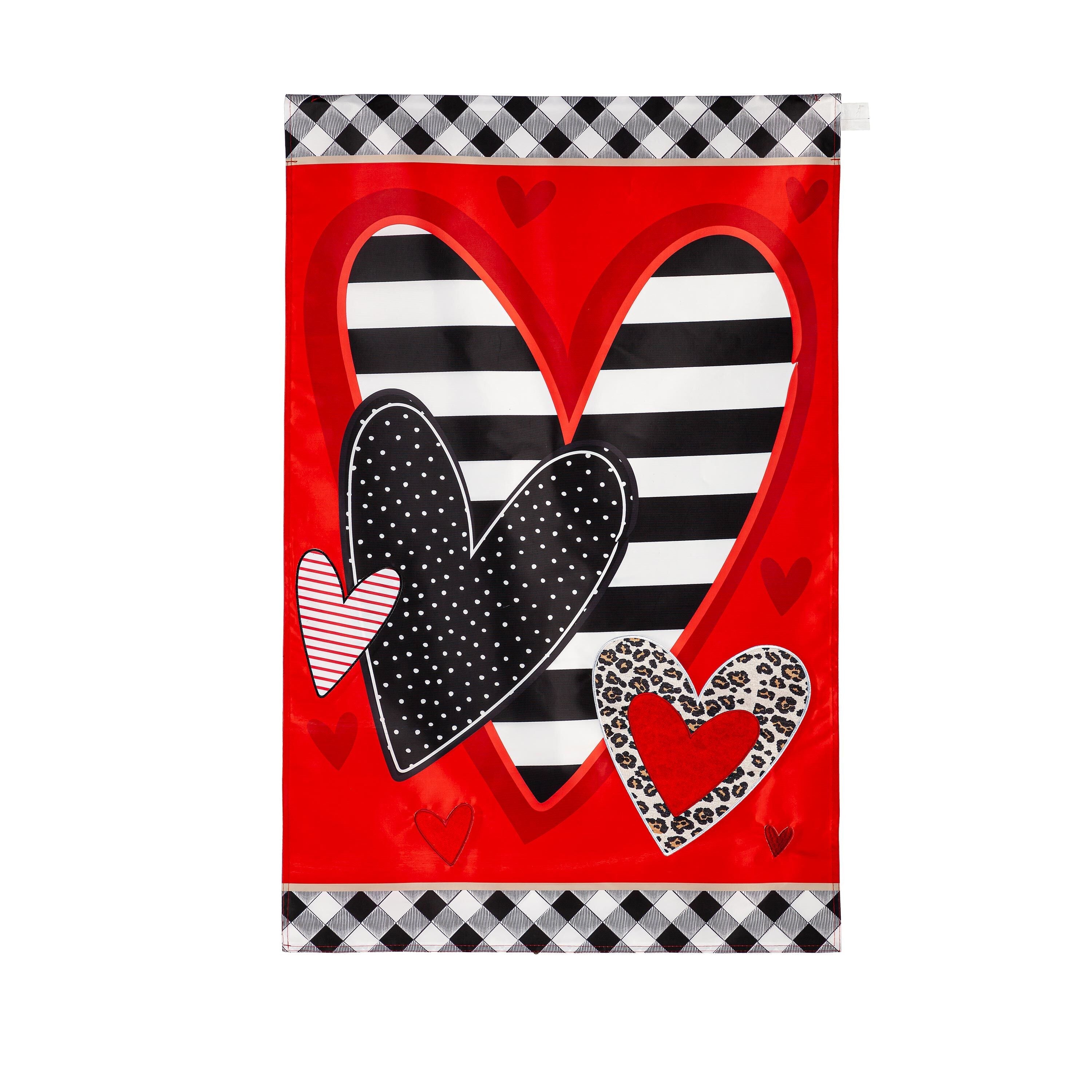 Patterned Heart Applique House Flag - Sports Gifts, Sports Memorabilia, Sports Collectibles, Fan Shop