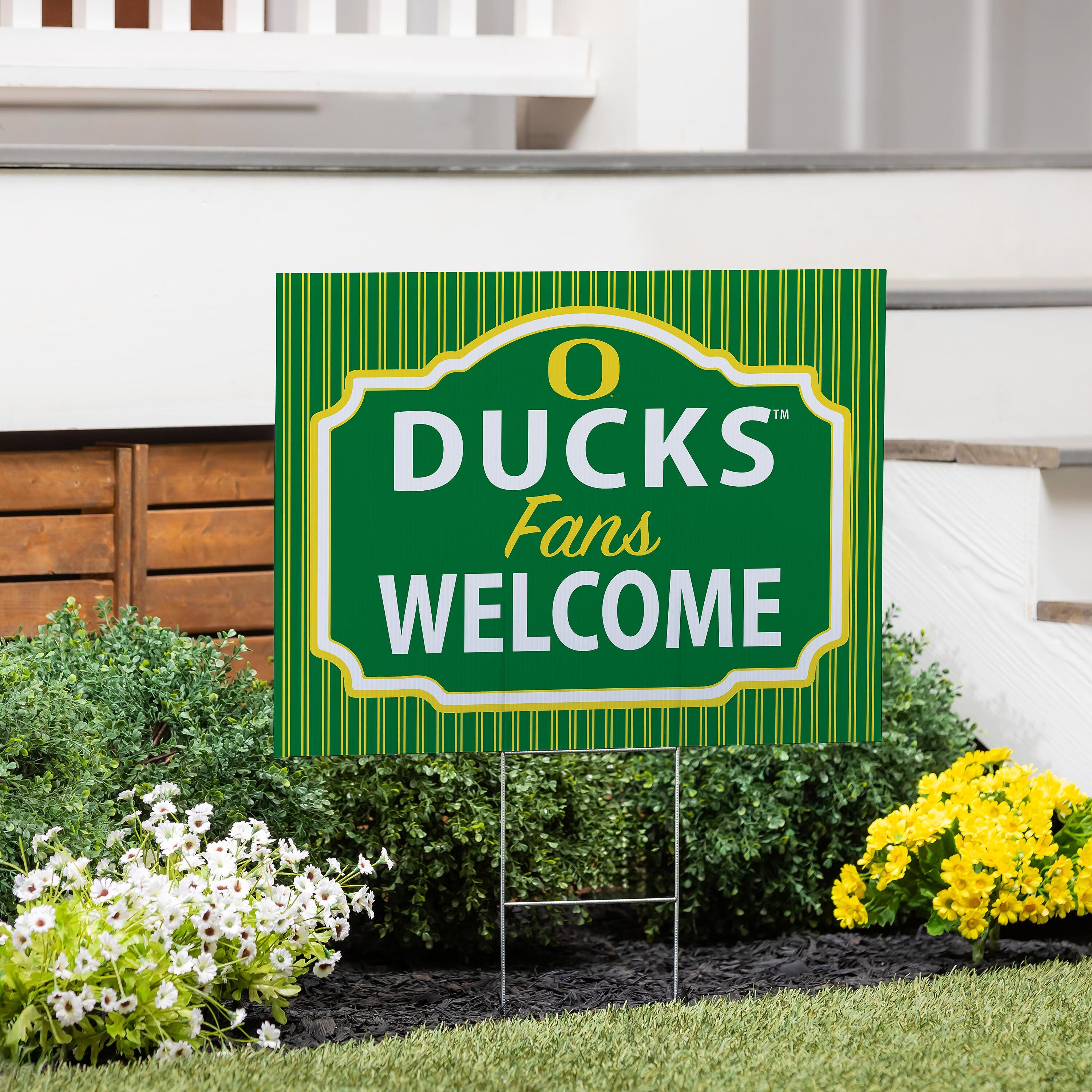 University of Oregon Coroplast Yard Sign, "Fans Welcome"