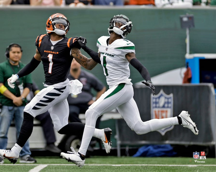 Ahmad 'Sauce' Gardner in Action New York Jets 8" x 10" Football Photo - Sports Collectibles, Sports Memorabilia, Sports Fan Shop, Sports Gifts