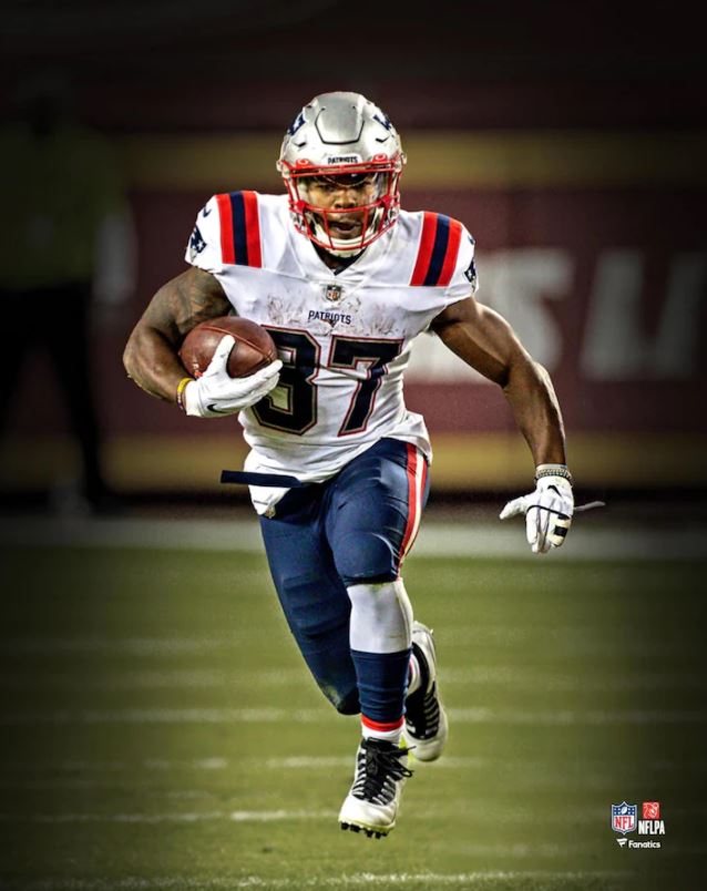 Damien Harris Blackout Action New England Patriots 8" x 10" Football Photo - Sports Collectibles, Sports Memorabilia, Sports Fan Shop, Sports Gifts