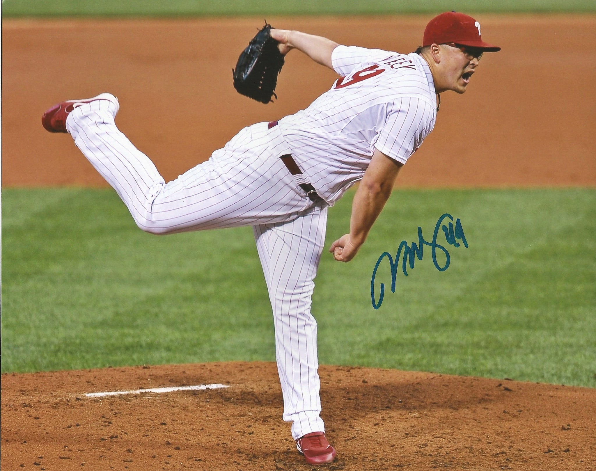Vance Worley Throw Autographed Philadelphia Phillies 16" x 20" Baseball Photo - Sports Collectibles, Sports Memorabilia, Sports Fan Shop, Sports Gifts