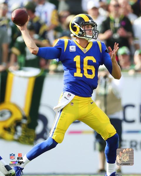 Jared Goff in Action Los Angeles Rams NFL Football 8" x 10" Photo - Sports Collectibles, Sports Memorabilia, Sports Fan Shop, Sports Gifts
