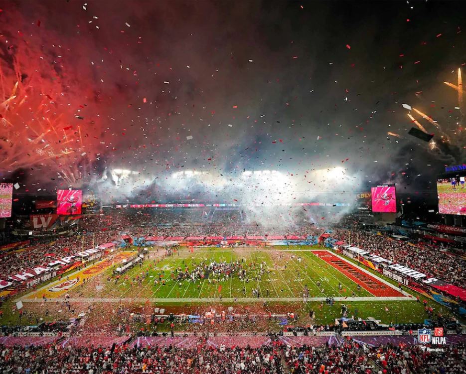 Tampa Bay Buccaneers Raymond James Stadium Super Bowl LV Celebration 8" x 10" Football Photo - Sports Collectibles, Sports Memorabilia, Sports Fan Shop, Sports Gifts