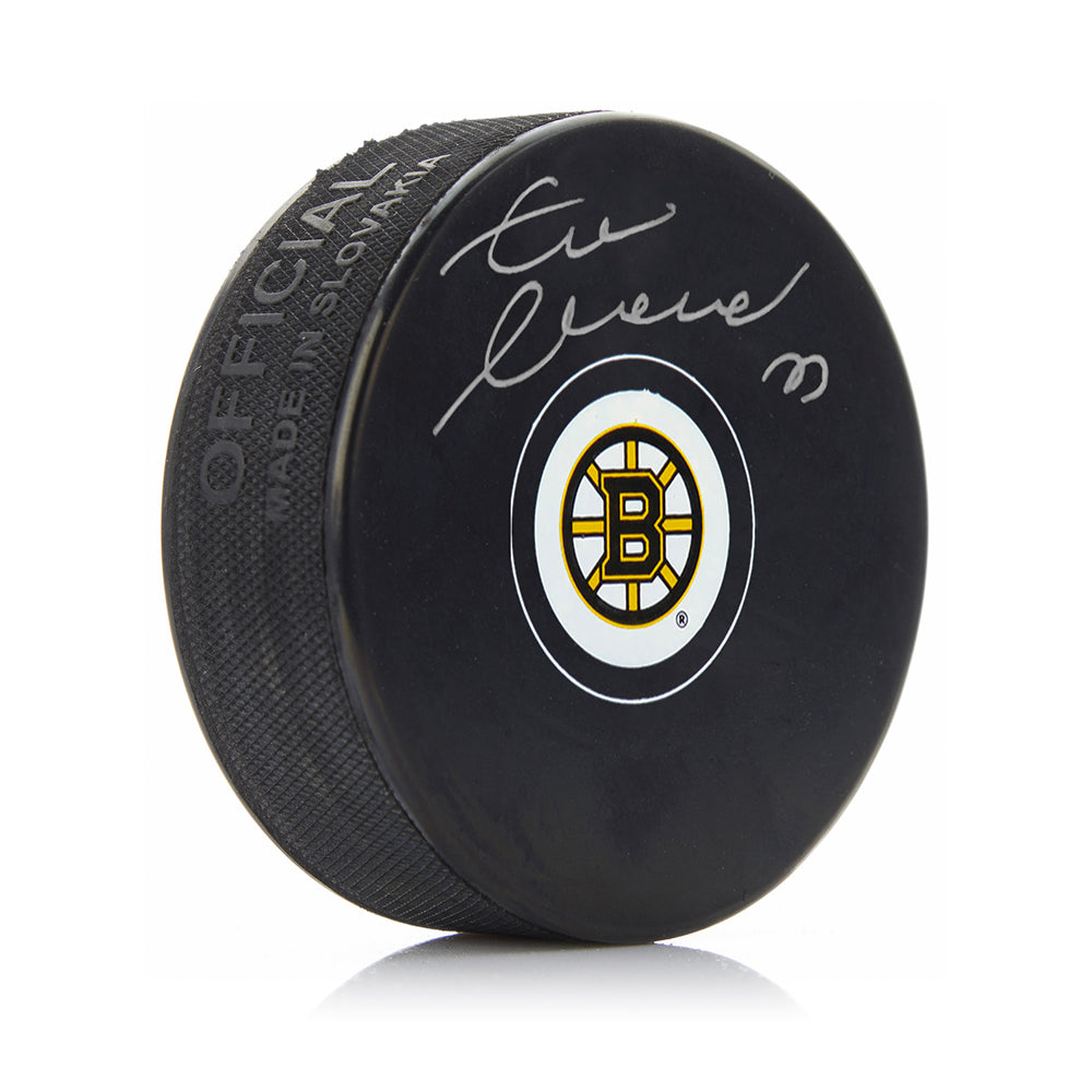 Zdeno Chara Boston Bruins Autographed Hockey Puck - Sports Collectibles, Sports Memorabilia, Sports Fan Shop, Sports Gifts