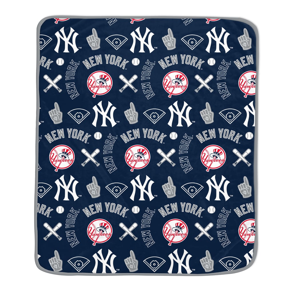New York Yankees Pegasus 60" x 70"  Team Spirit Ultra Soft Throw