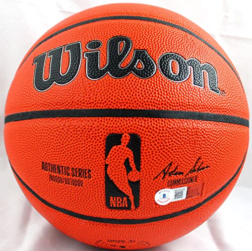 Detlef Schrempf Autographed Official NBA Wilson Basketball-Beckett Hologram Silver - 757 Sports Collectibles
