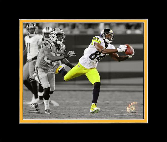 Pittsburgh Steelers Antonio Brown 8x10 Matted Photo Spotlight Action Side Catch