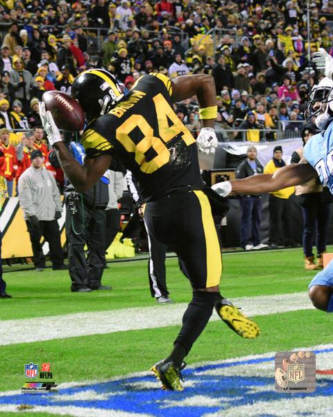 Pittsburgh Steelers Antonio Brown 8x10 Photo Spotlight Action Helmet Catch