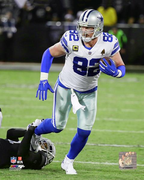Dallas Cowboys Jason Witten 8x10 Photo Spotlight Action Foot Grab