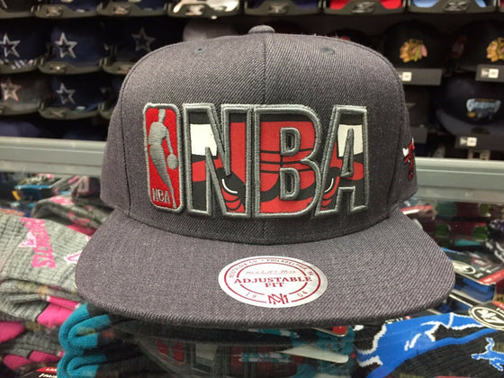 Chicago Bulls REFLECTIVE INSIDER Snapback Mitchell & Ness Gray NBA Hat
