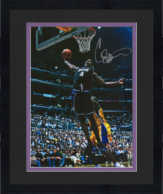 Framed Chris Webber Sacramento Kings Signed 16" x 20" Dunk vs. Lakers Photo - 757 Sports Collectibles